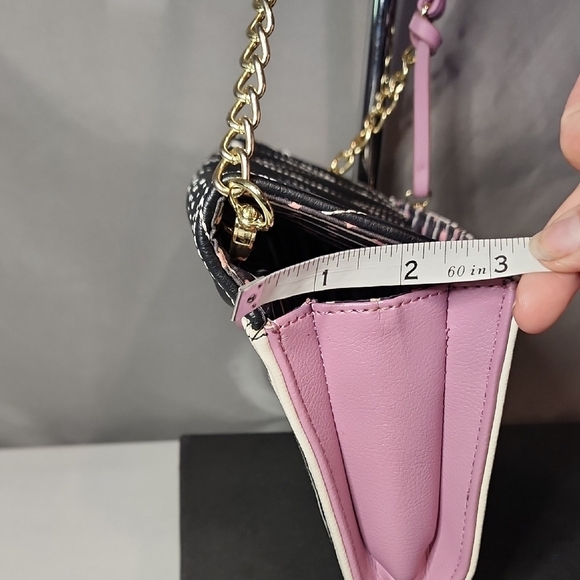 Betsey Johnson Black and White Quilted Crossbody Bag/ClutchW/ Coin Purse - Picture 6 of 11